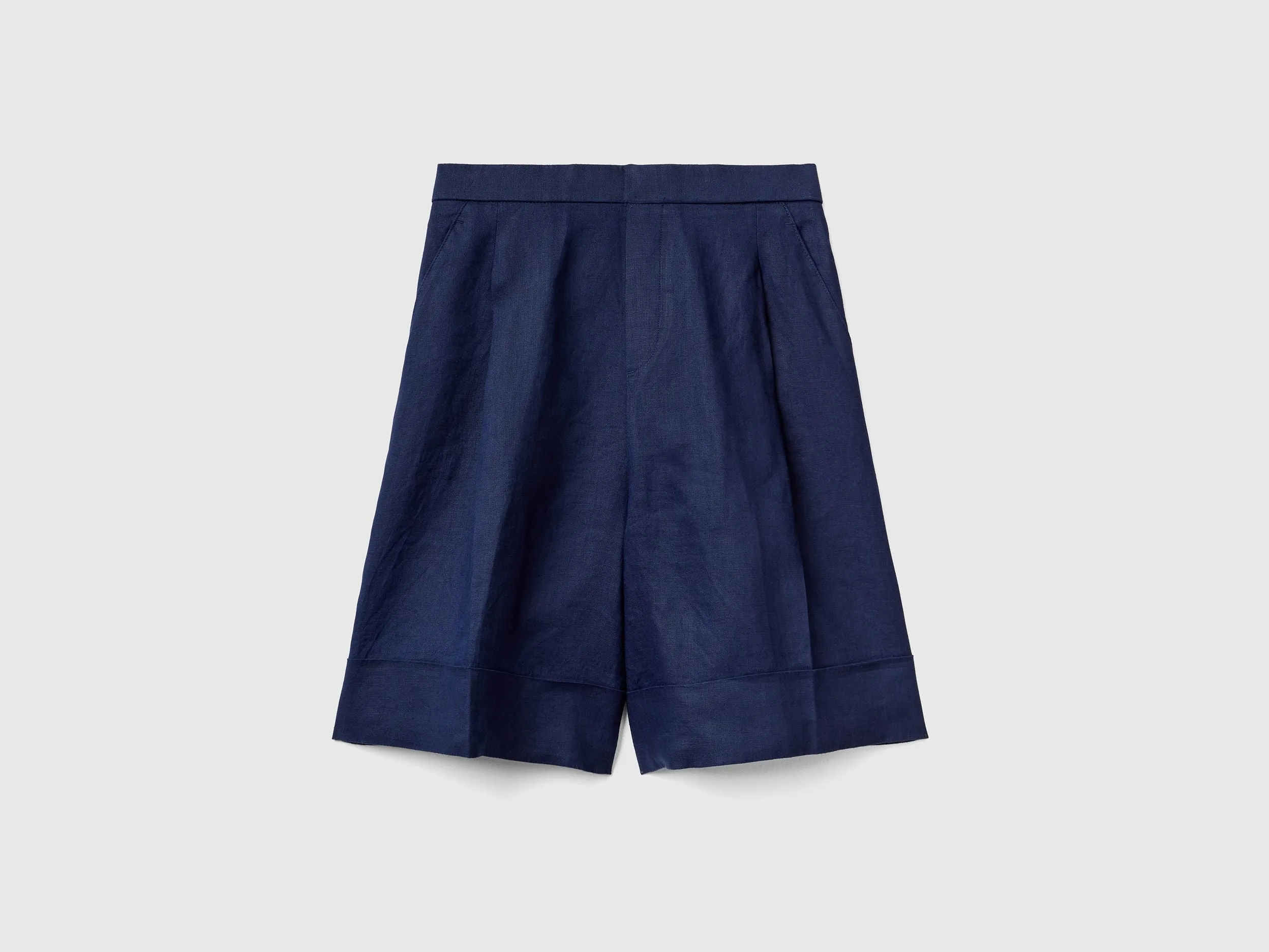 100% linen bermudas with cuffs