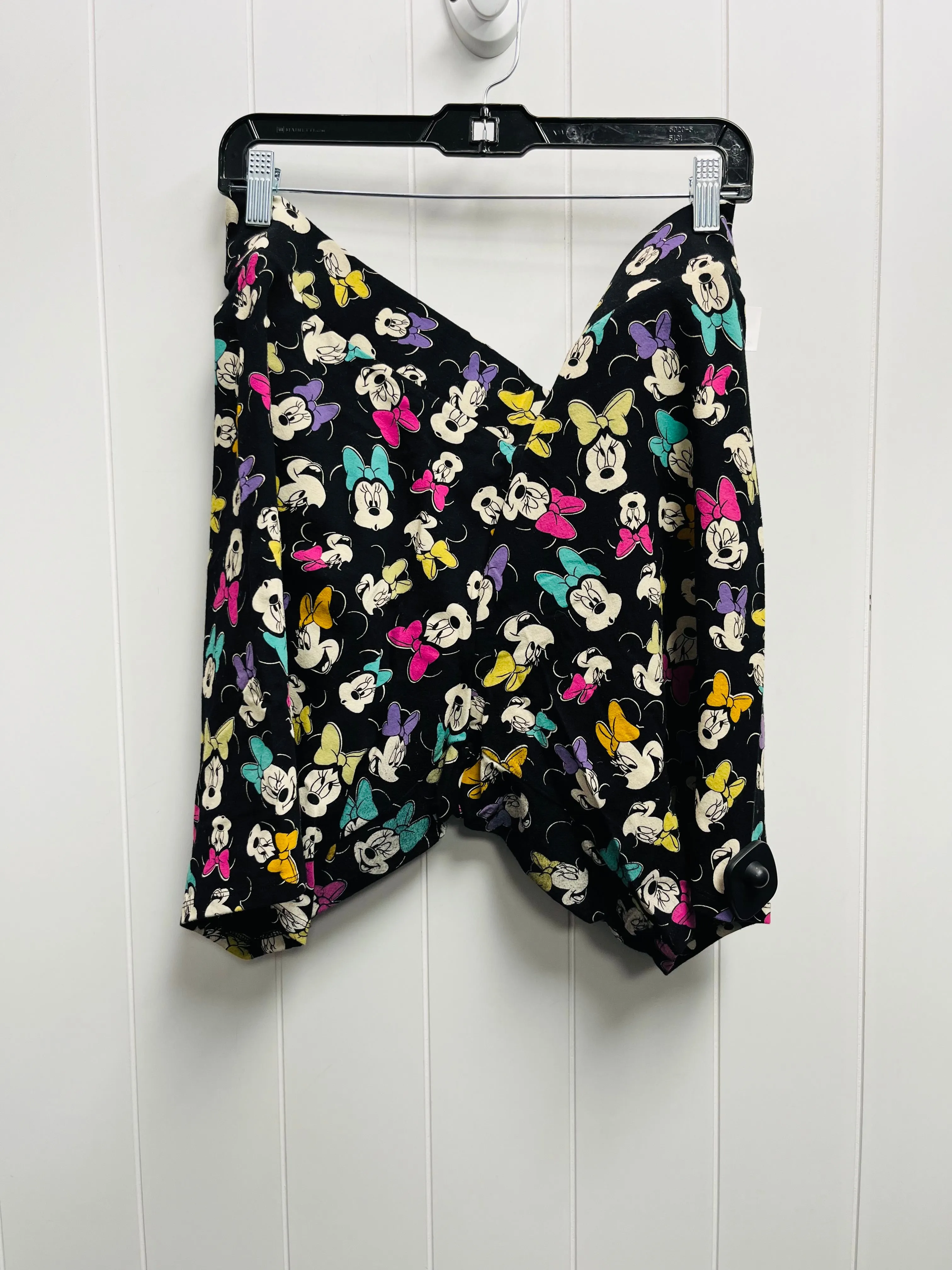 Black & Cream Shorts Disney Store, Size 3x