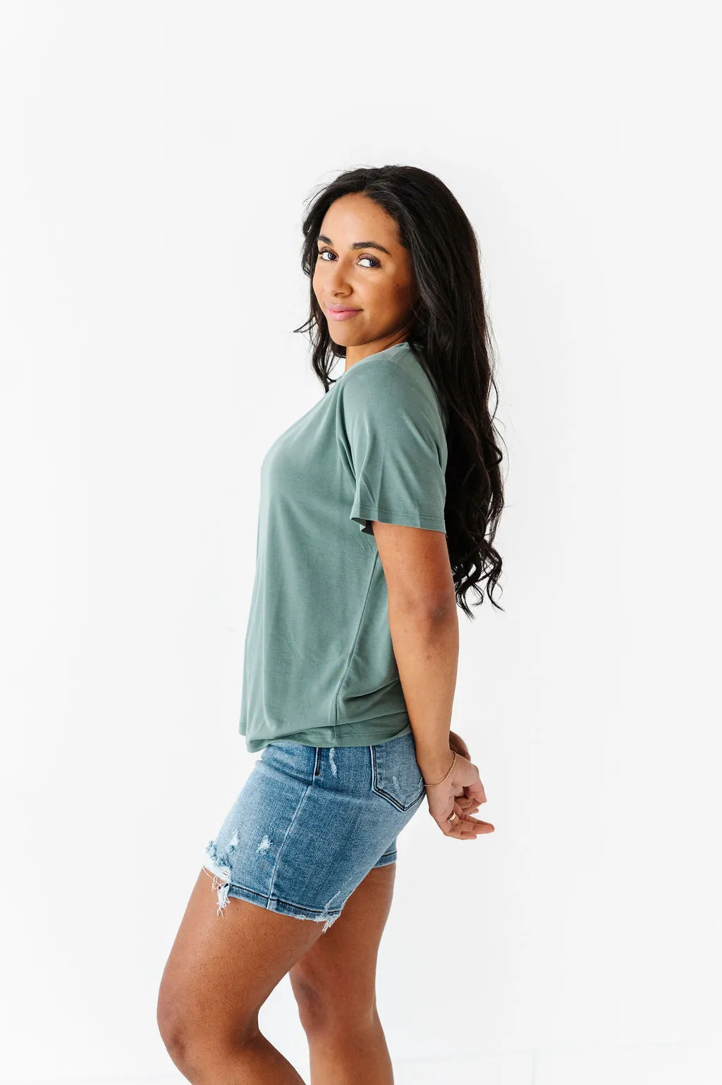 Bryden Basic Tee in Gray Green