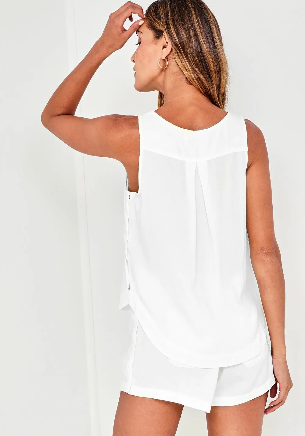 Button Side Short-White