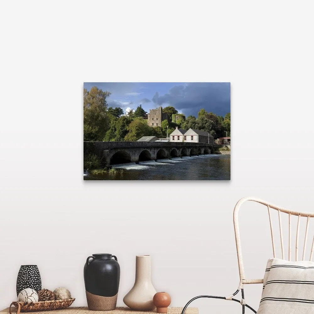 "15 arch Bridge over the River Suir and 12th Century Castle" Canvas Wall Art